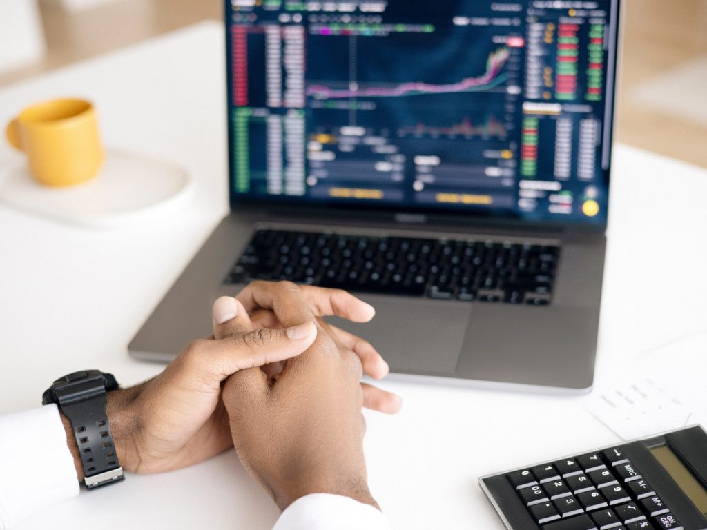 O que é DeFi e como o dinheiro do mundo pode ser afetado - Quero Mais Tecnologia