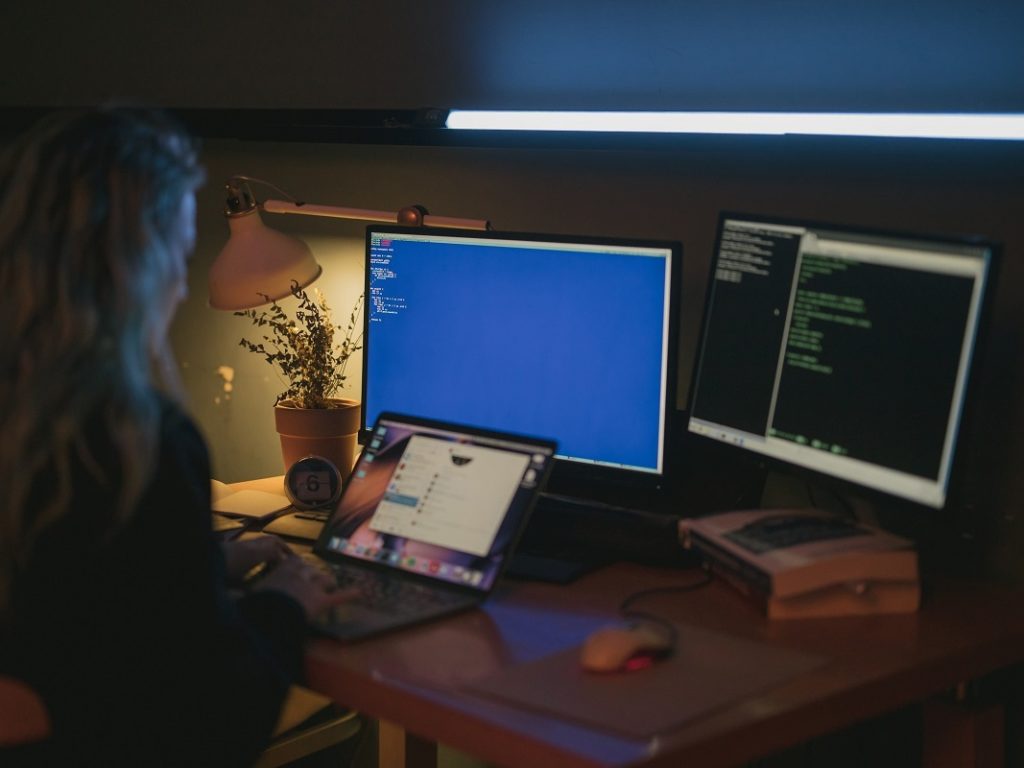 Mulheres na tecnologia: o que estará em alta em 2022? - Quero Mais Tecnologia