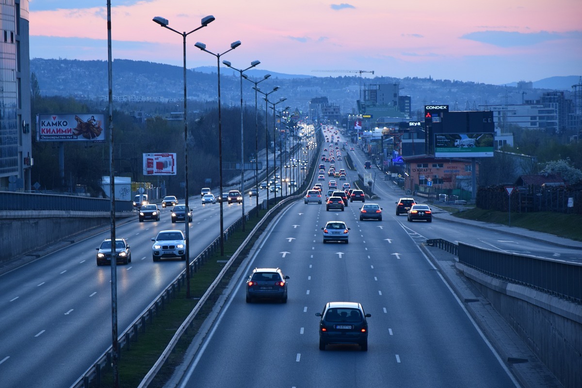 Carros Voadores: o avanço no transporte urbano