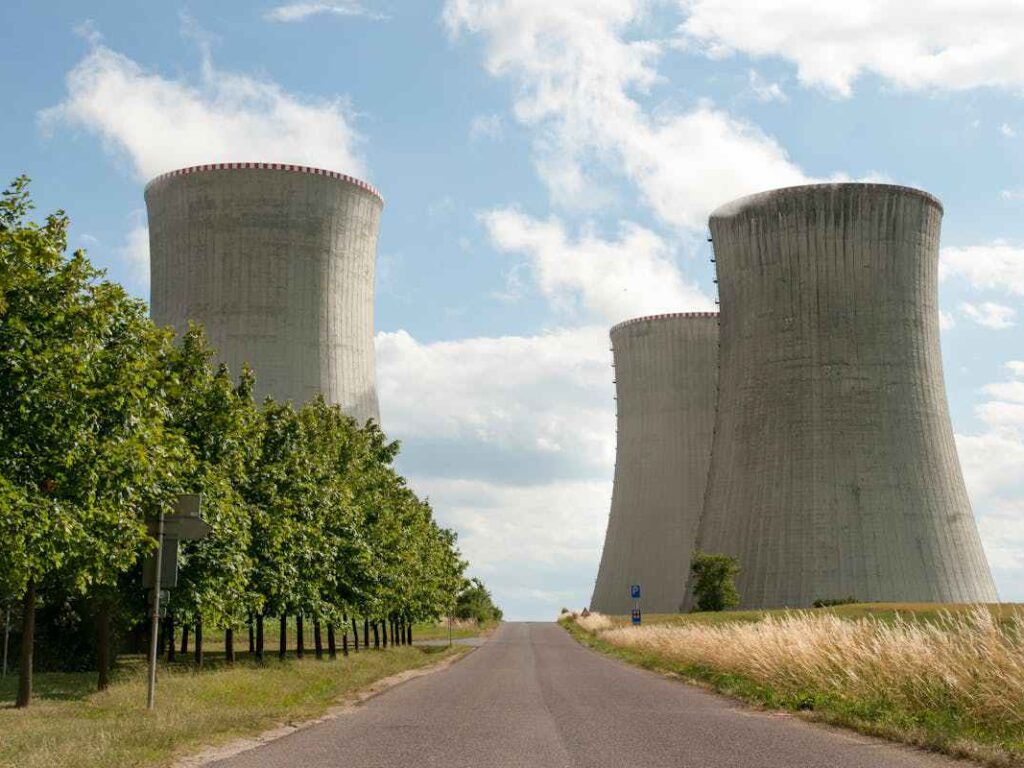 O que é energia nuclear e como usar a IA nessa área? - Quero Mais Tecnologia